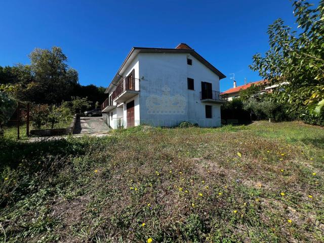 Villa Indipendente in vendita a Montefusco, Campania
