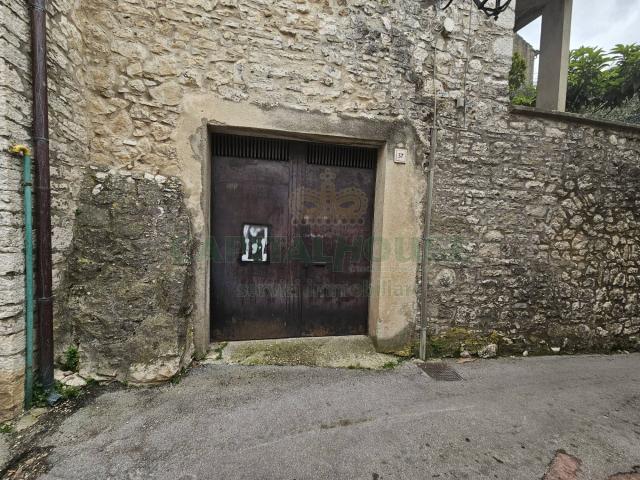 Villa Indipendente in vendita a Monteroduni, Molise