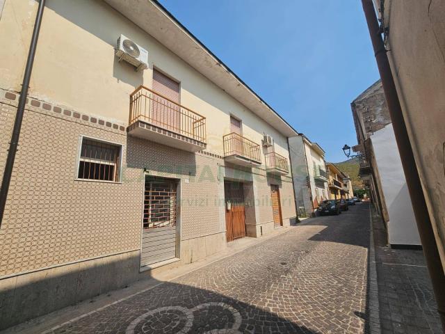 Villa Indipendente in vendita a Camigliano, Campania