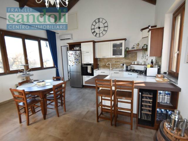 Villa Indipendente in vendita a Piemonte, Vercelli