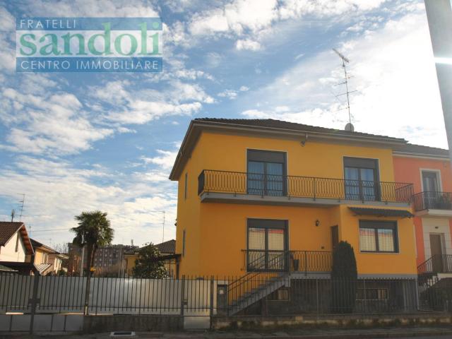 Villa Indipendente in vendita a Piemonte, Vercelli
