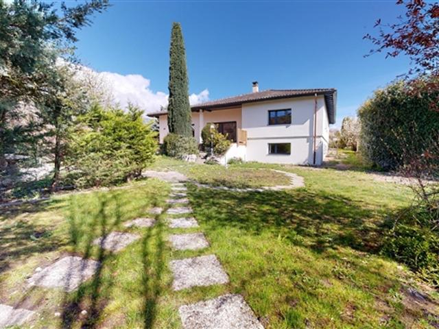 Einfamilienhaus kaufen in Crassier, Waadt