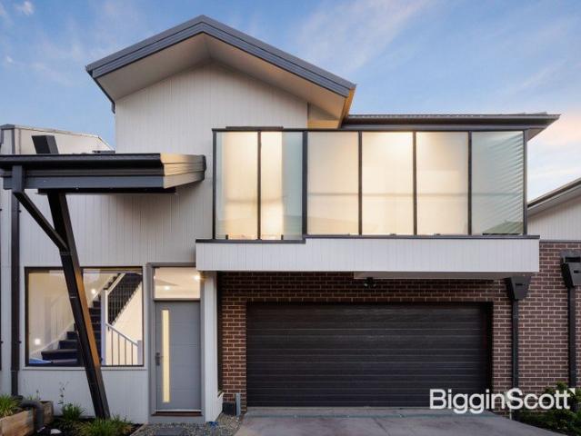 Townhouse for sale in Vermont South, Melbourne