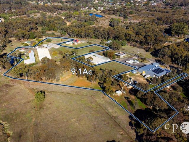 Warehouse for sale in Maldon, Victoria