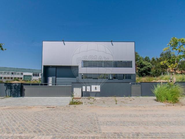 Armazém venda em Adoufe, Santa Maria da Feira