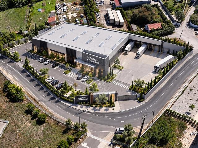 Armazém venda em Venda do Pinheiro e Santo Estêvão das Galés, Mafra