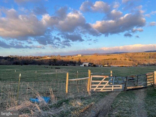 Land for sale in Broadway