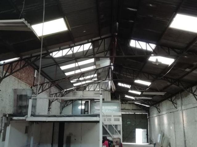 Industrial en Arriendo en AV, Dorsal \ Av. Fermín Vivaceta Se arrienda galpón industrial UF 50