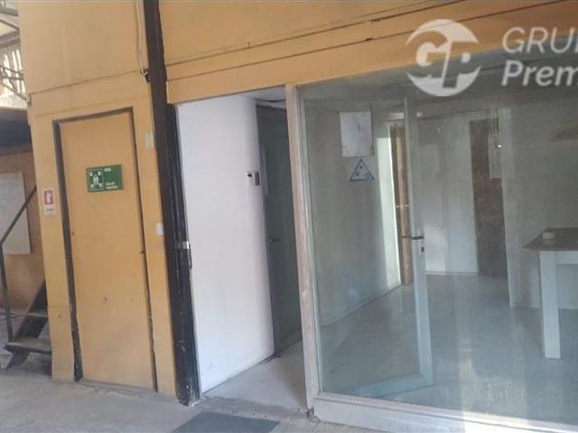 Industrial en Arriendo en AV, Dorsal \ Av. Fermín Vivaceta Se arrienda galpón industrial UF 50