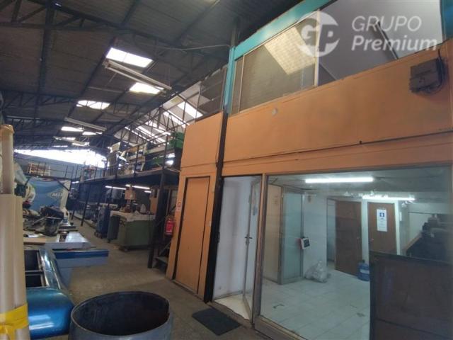Industrial en Arriendo en AV, Dorsal \ Av. Fermín Vivaceta Se arrienda galpón industrial UF 50