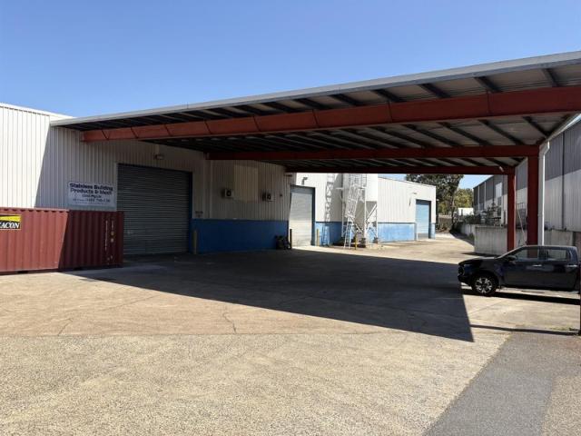 Warehouse for rent in Toombul, Queensland