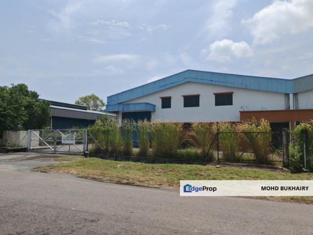 Warehouse for sale in Malaka