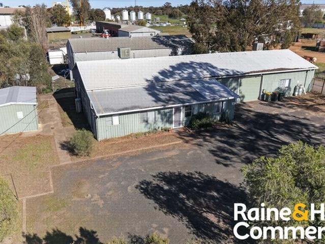 Warehouse for sale in Parkes, New South Wales