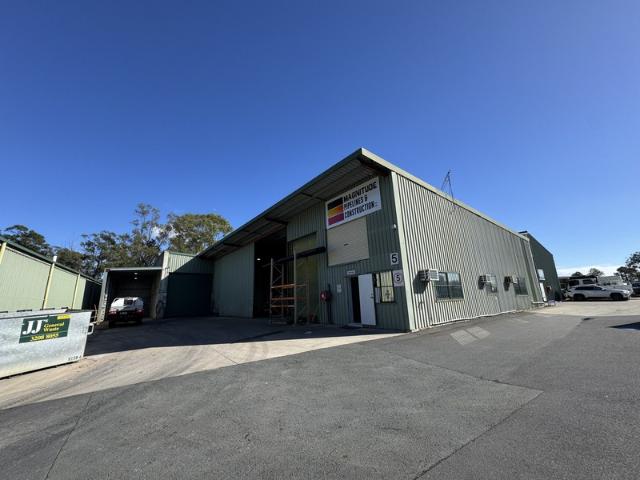 Warehouse for rent in Toombul, Queensland