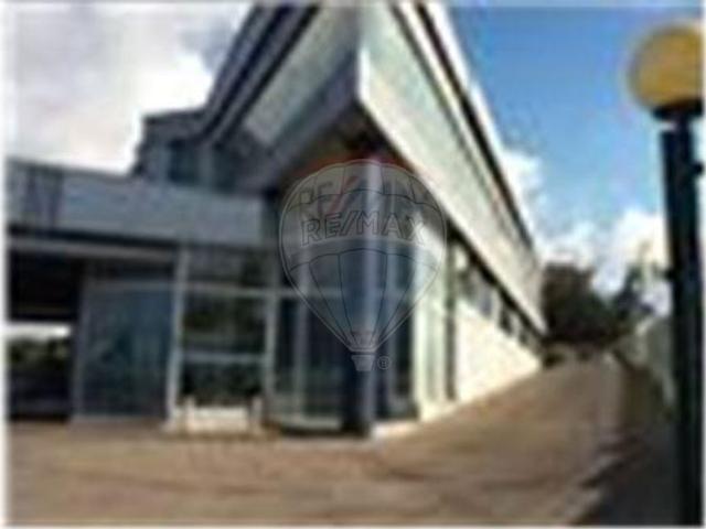 Armazém alugar em Vale Flores, Setúbal