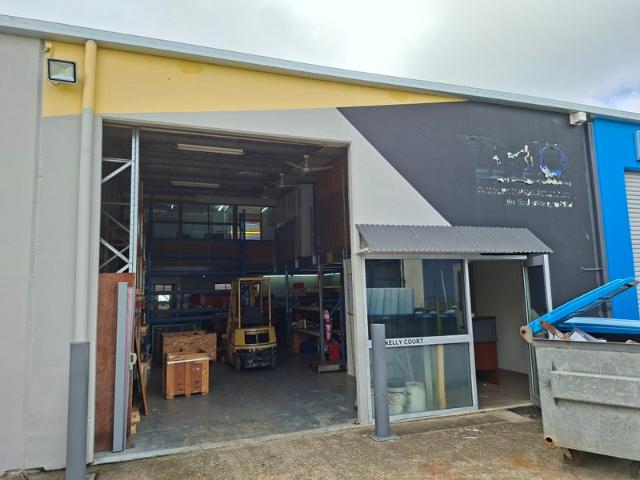 Warehouse for sale in Kings Creek, Queensland