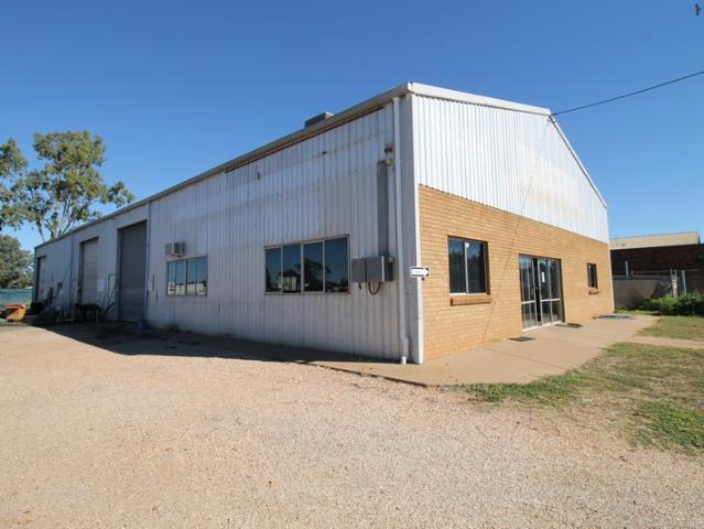 Warehouse for rent in Emerald, Queensland
