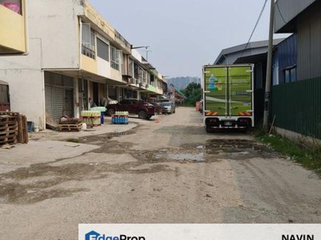Warehouse for rent in Petaling, Alam Impian