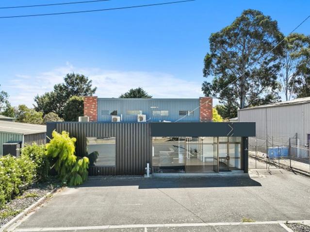 Warehouse for sale in Traralgon, Victoria