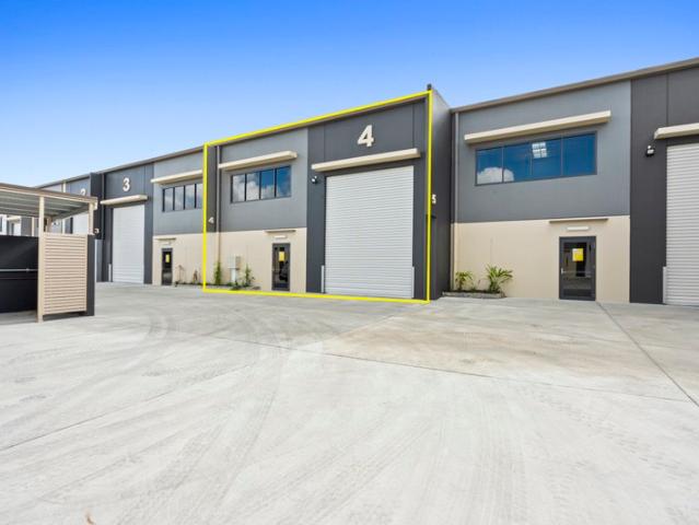 Warehouse for rent in Toombul, Queensland