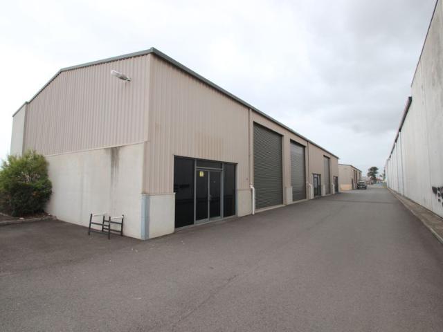 Warehouse for rent in Sydney, Allambie Heights