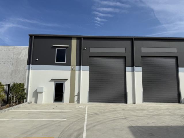Warehouse for rent in Toombul, Queensland