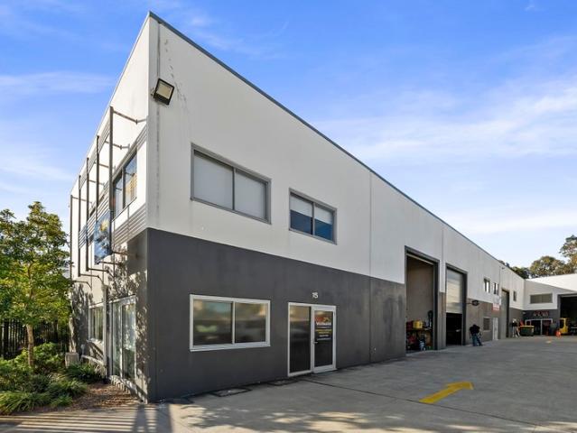 Warehouse for rent in Toombul, Queensland