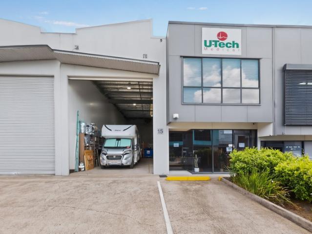 Warehouse for rent in Toombul, Queensland