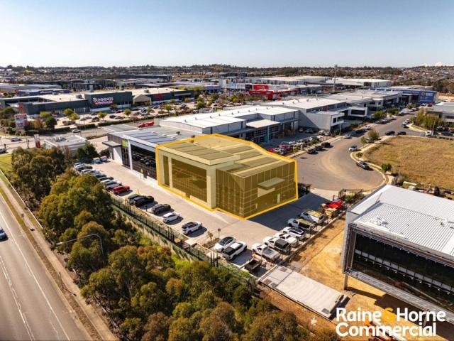 Warehouse for rent in Gregory Hills, Sydney