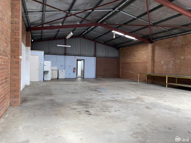 Warehouse for rent in Maddington, Western Australia