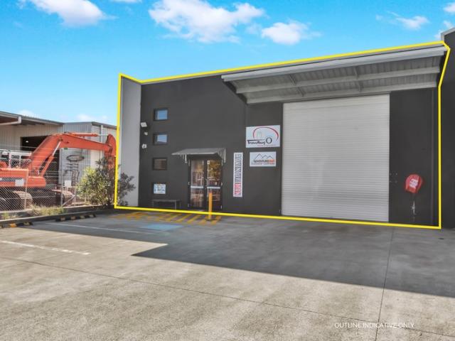 Warehouse for rent in Kings Creek, Queensland