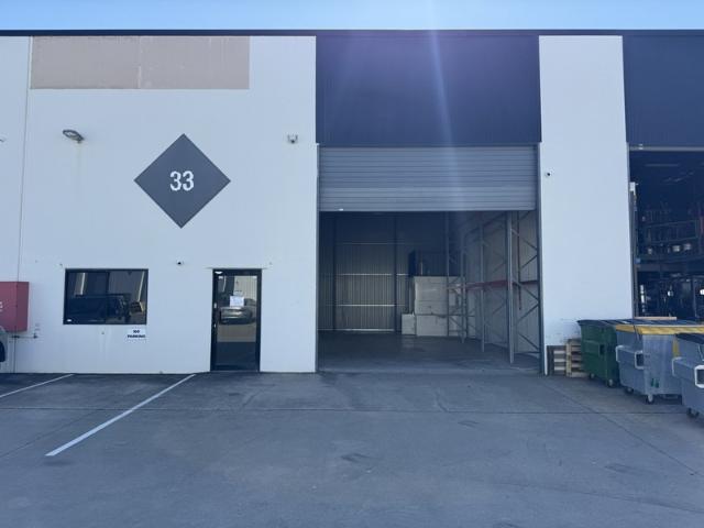 Warehouse for rent in Toombul, Queensland