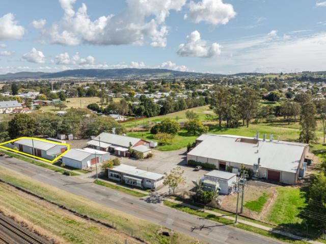Warehouse for rent in Toombul, Queensland