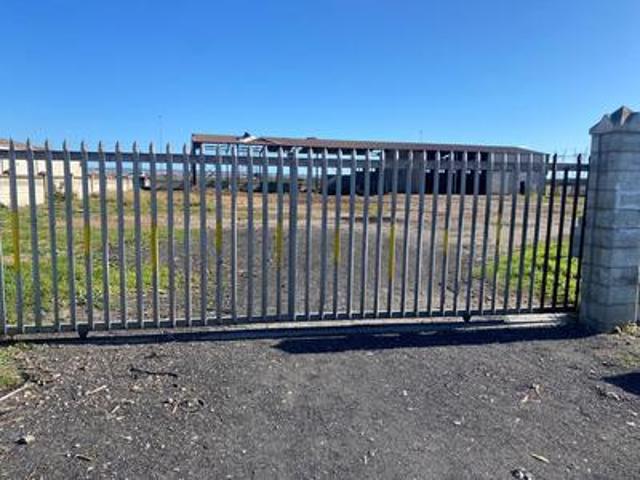Commercial for rent in Port Elizabeth, Eastern Cape