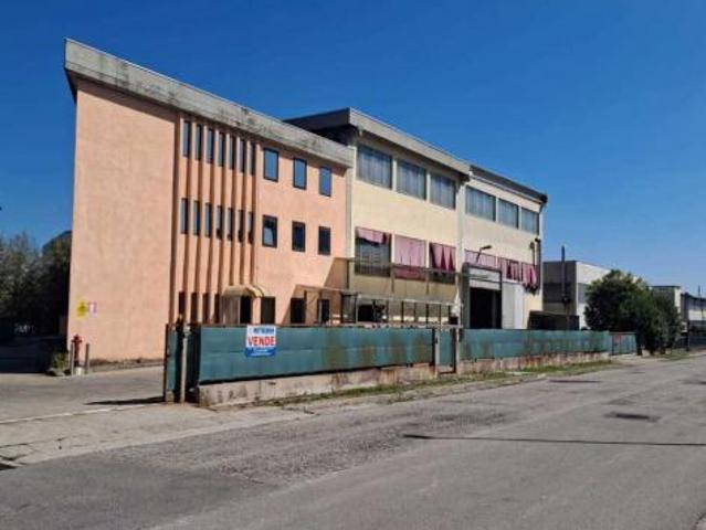 Capannone in vendita a Arzignano, Veneto