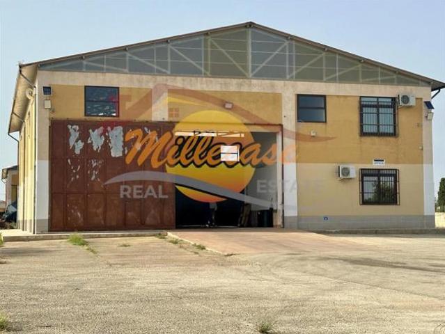 Capannone in vendita a Siracusa, Sicilia