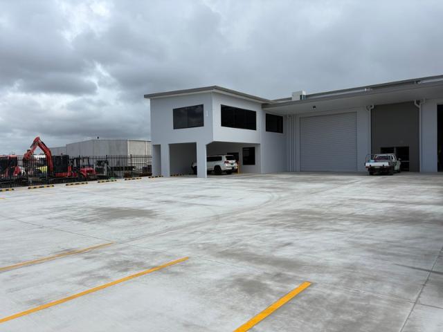 Warehouse for rent in Toombul, Queensland