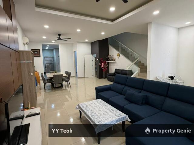 Terraced House for sale in Malaka
