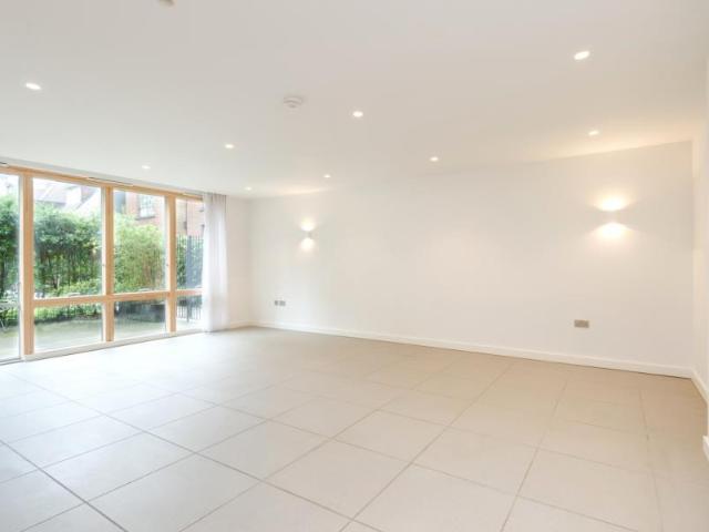 House for rent in Golders Green, Greater London