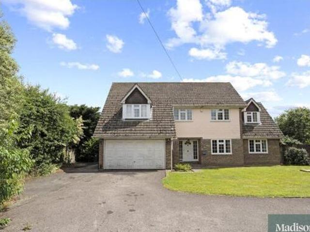 House for sale in Chigwell Row, Epping Forest