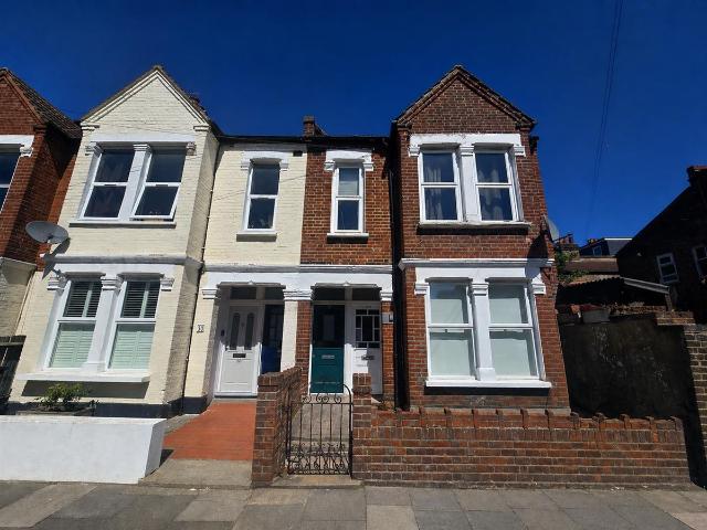 Apartment for rent in London Borough of Merton, Mitcham