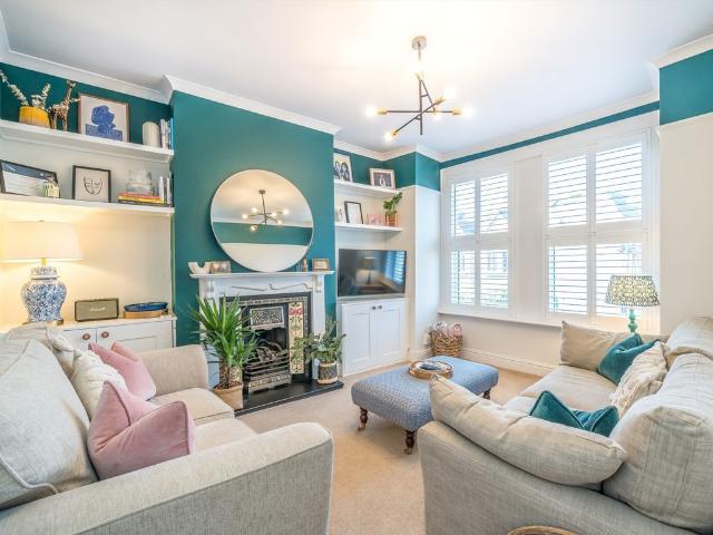 Apartment for rent in London Borough of Merton, Mitcham