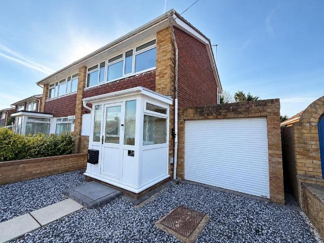 House for rent in Lancing, Adur