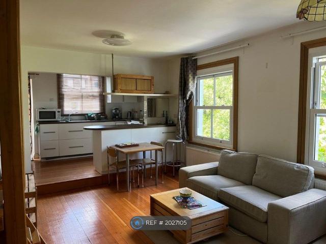 Studio for rent in Fulham, Greater London