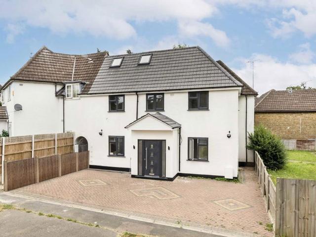 House for rent in London Borough of Barnet, Greater London