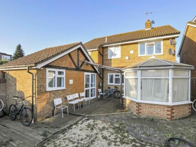 House for rent in Colnbrook with Poyle, Slough