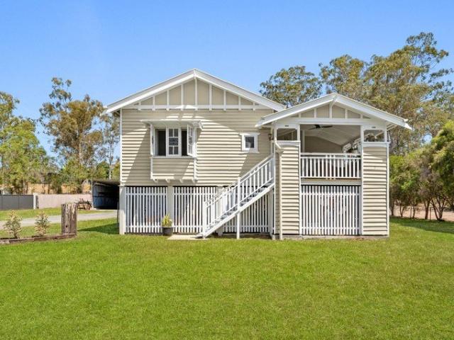 Cottage for sale in Jimboomba, Greater Brisbane