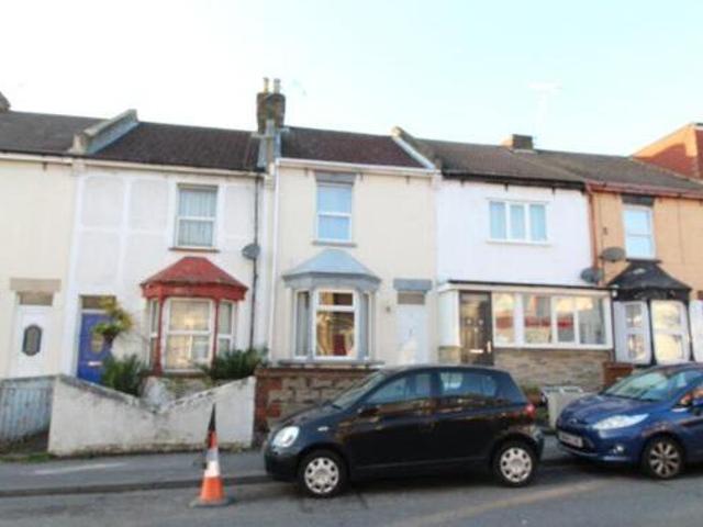 House for sale in Brompton, Gillingham