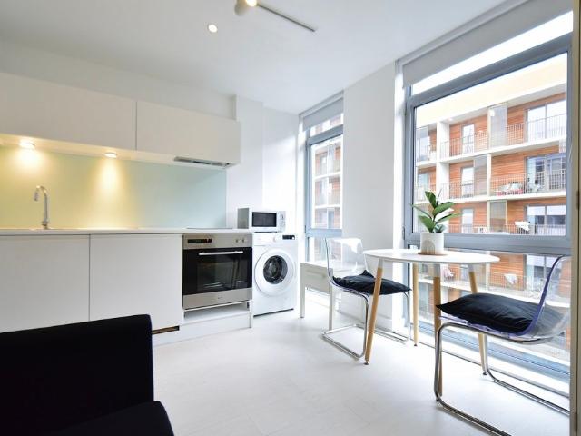 Studio for rent in Holbeck, West Yorkshire
