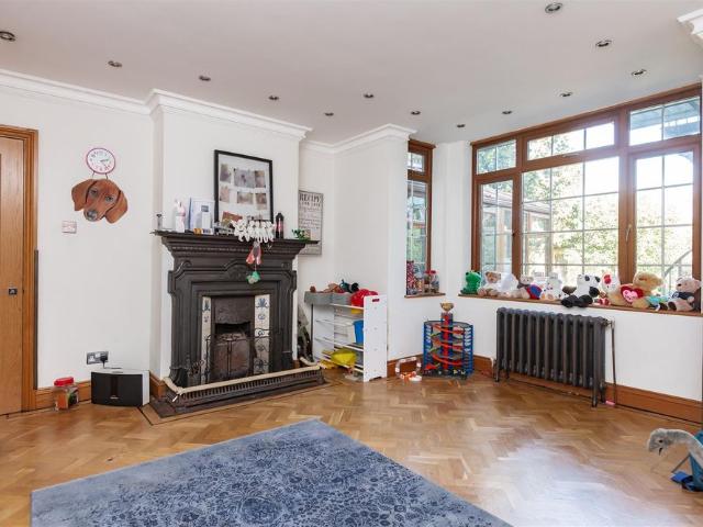 House for rent in Navestock Side, Essex